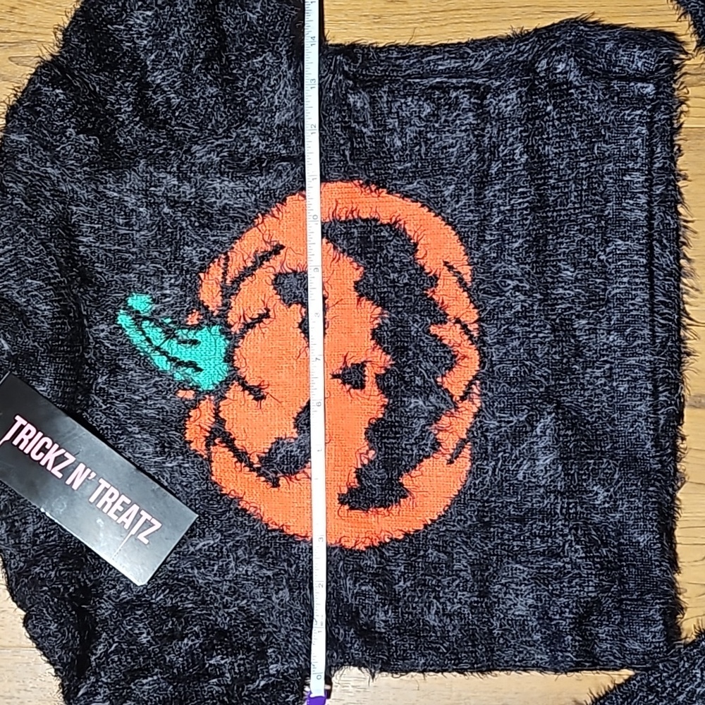 Pumpkin Fuzzy Crop Sweater - Picture 4 of 9